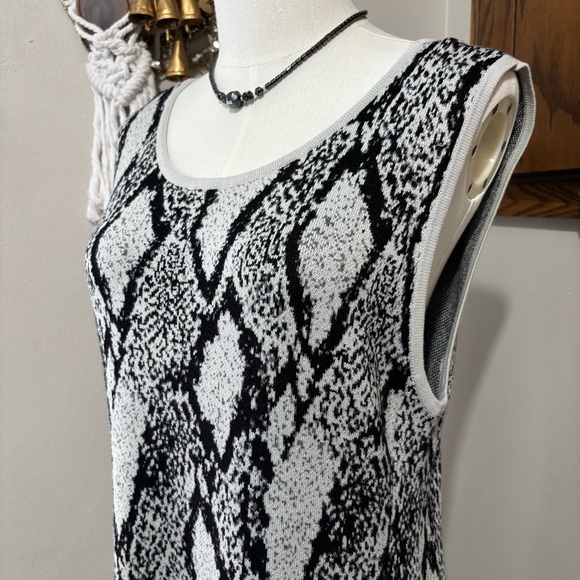 Torrid Elegant Black Snakeskin Print Sleeveless Sweater Dress Size 10 - Picture 2 of 11